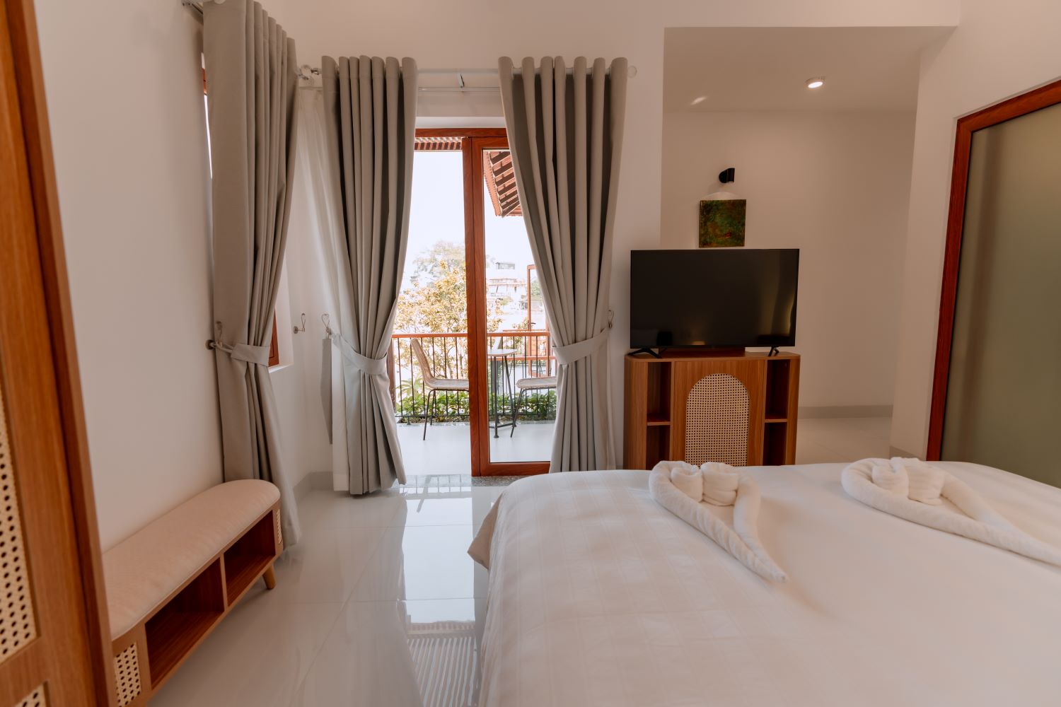 Deluxe Double River View Room