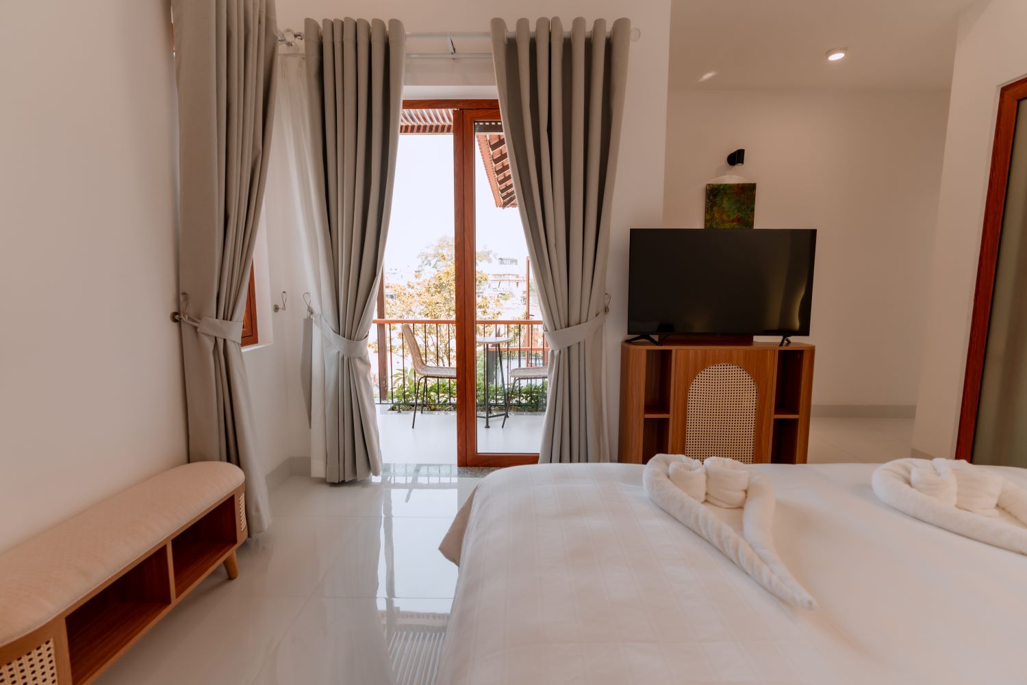 Deluxe Double River View Room